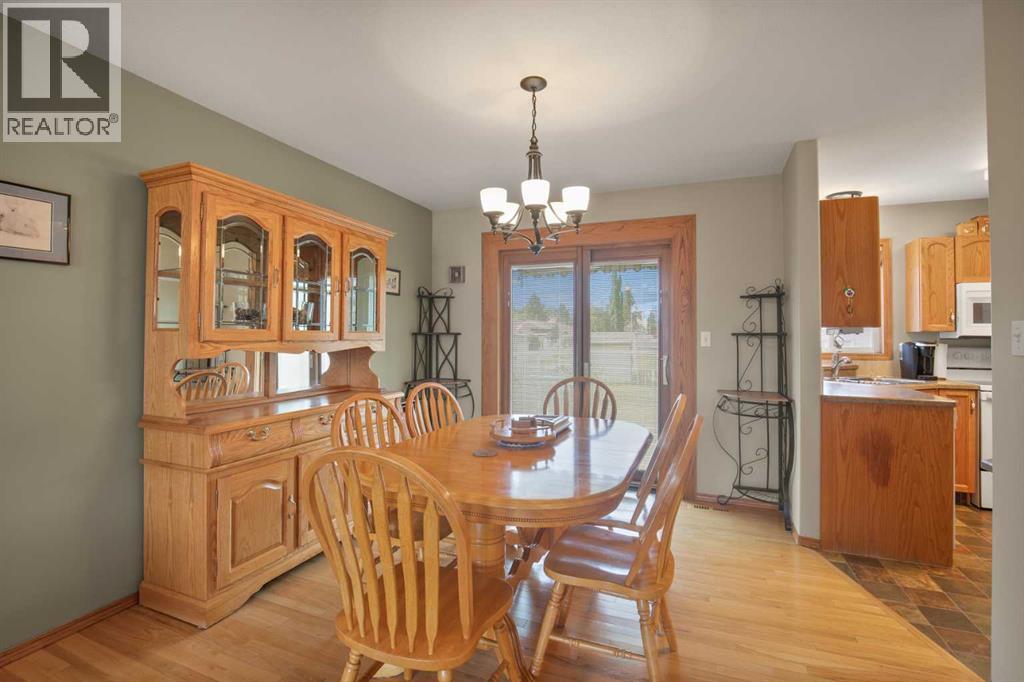 4715 55 Avenue - 7