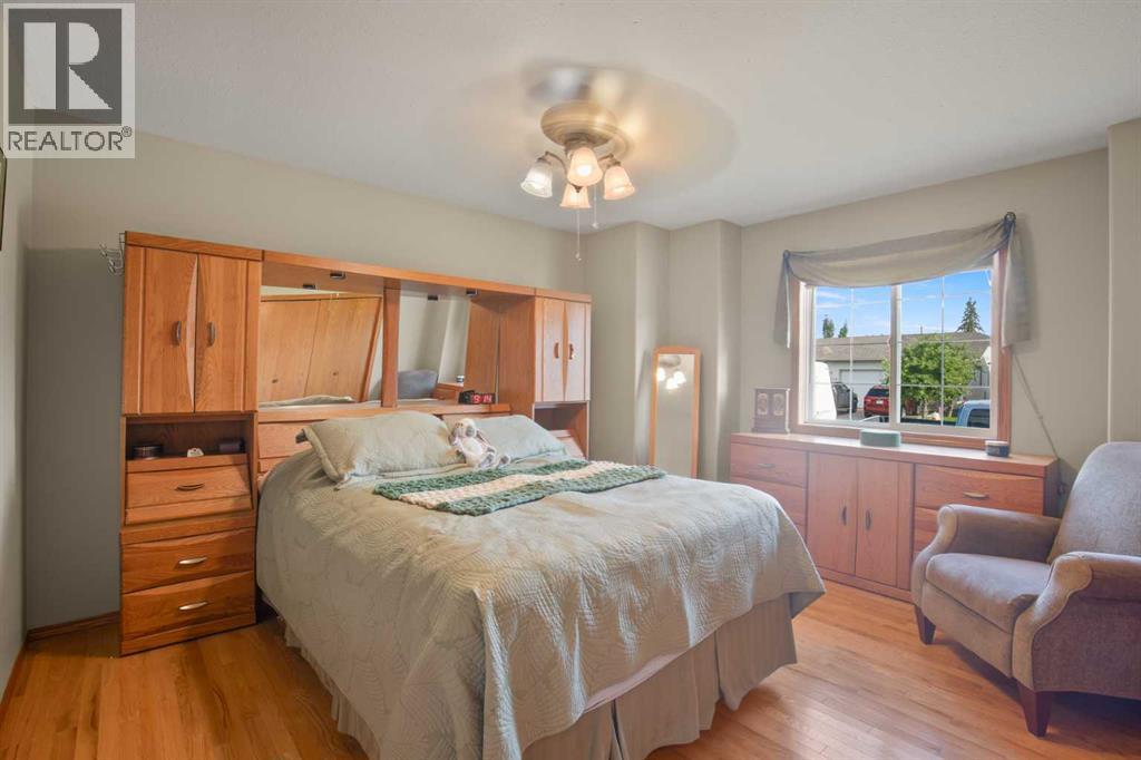 4715 55 Avenue - 10