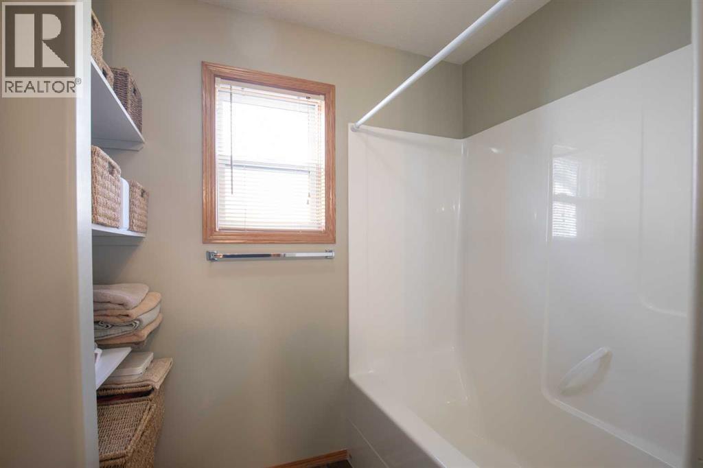 4715 55 Avenue - 13