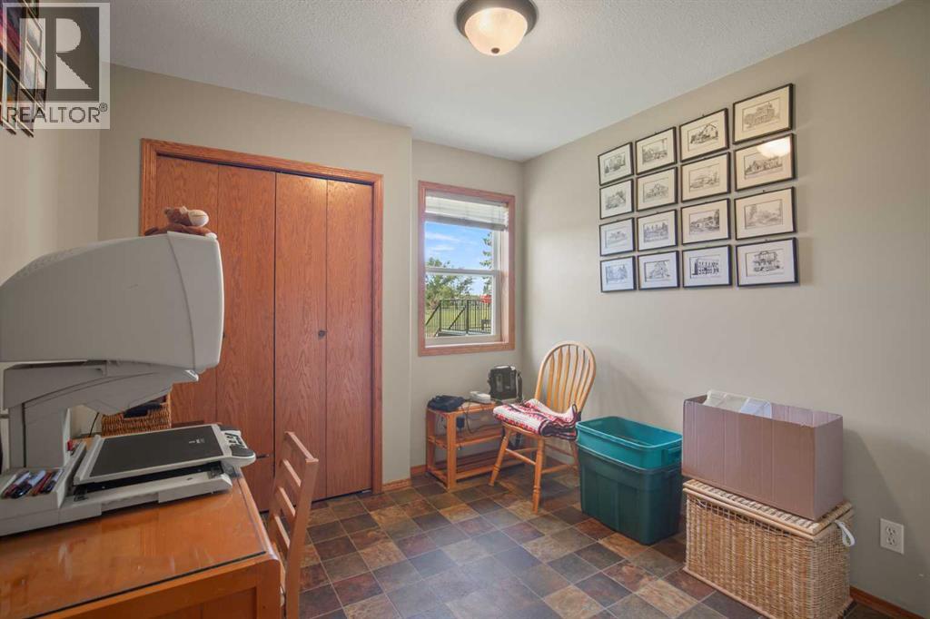 4715 55 Avenue - 14
