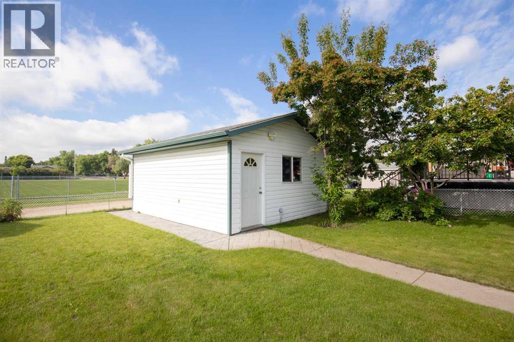 4715 55 Avenue - 30