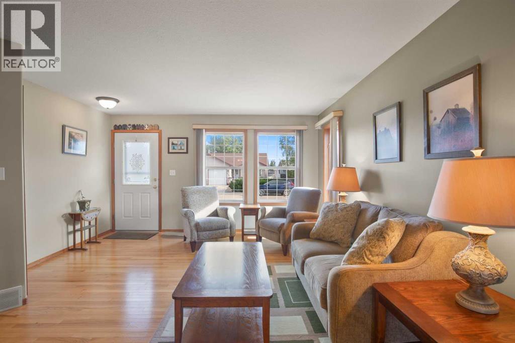 4715 55 Avenue - 6