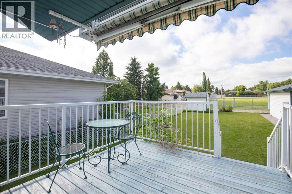4715 55 Avenue - 24
