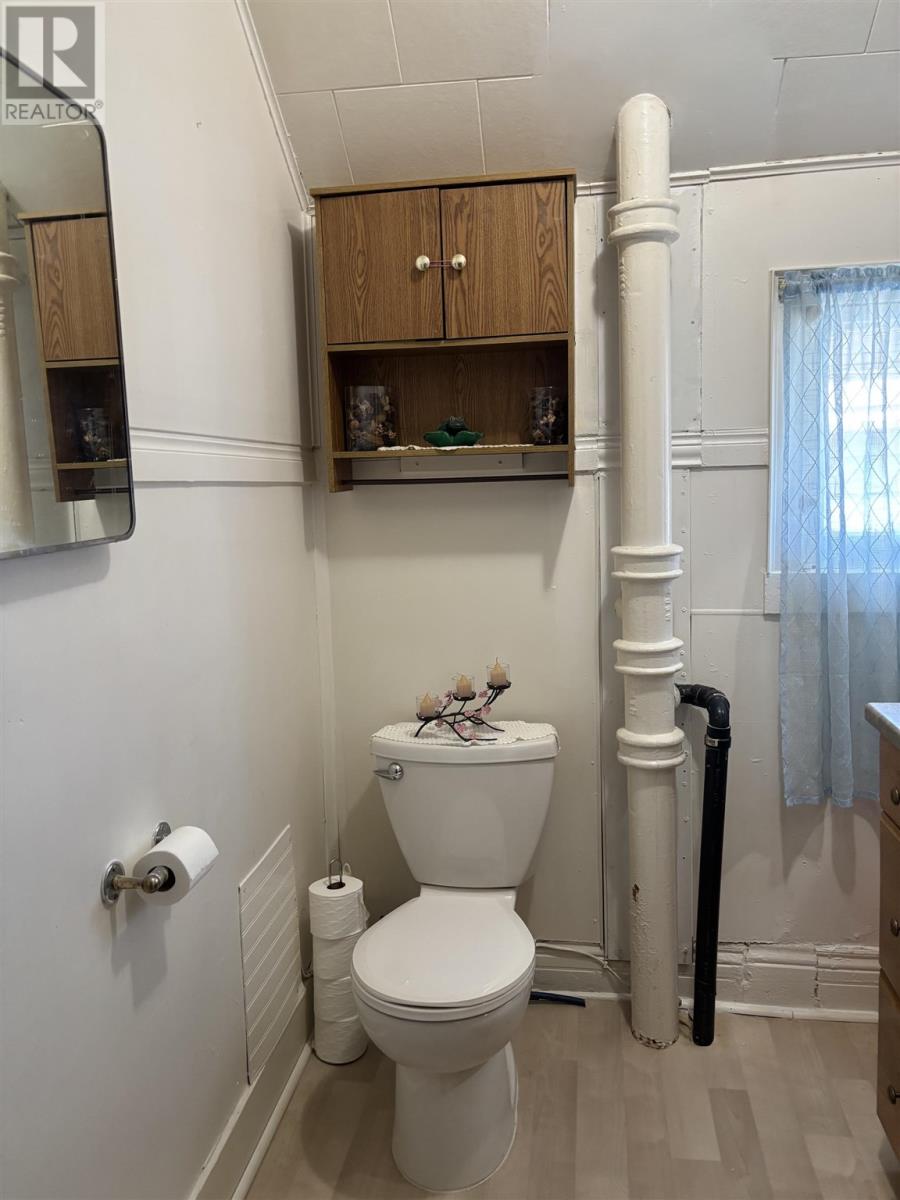 249 John ST - 21