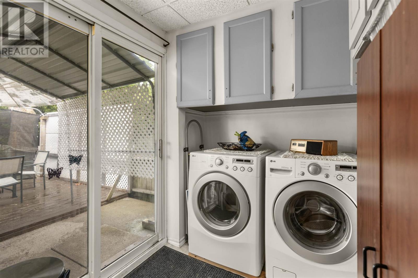 249 John ST - 24
