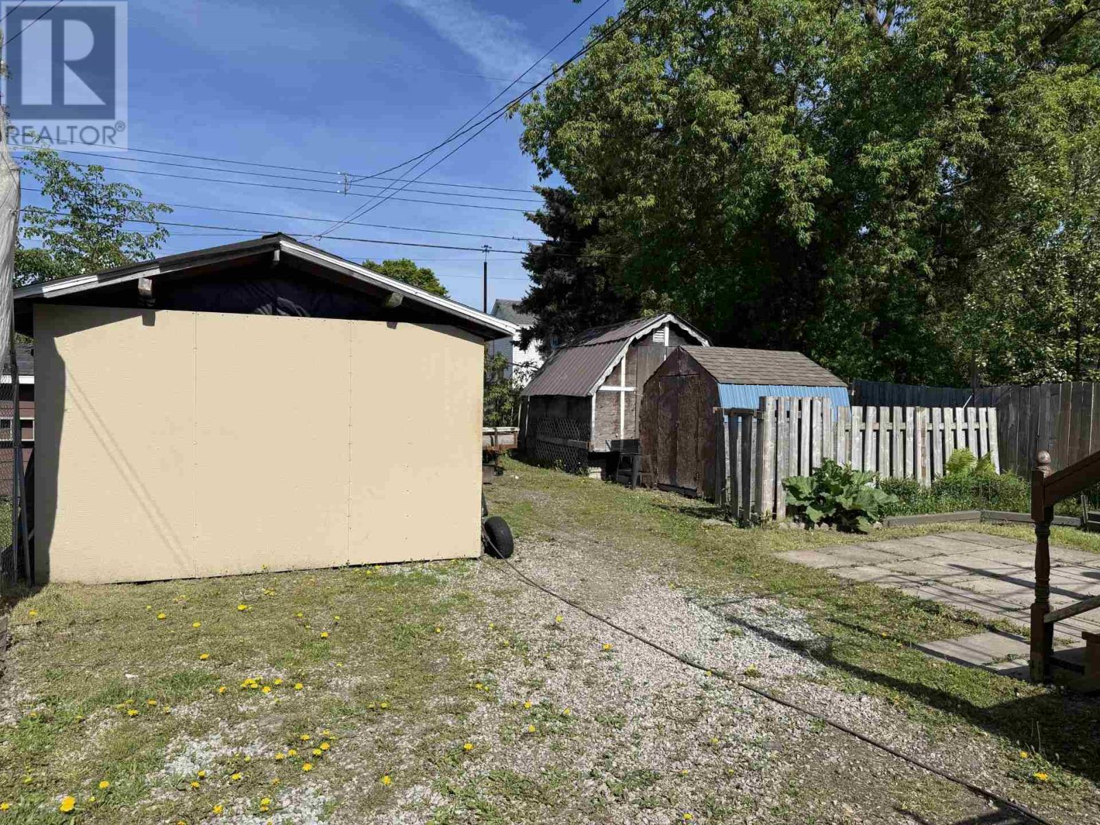 249 John ST - 29