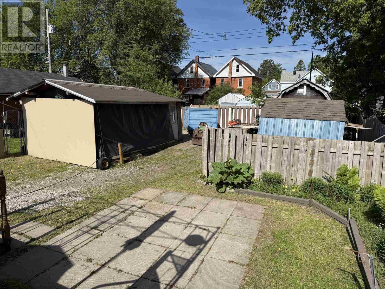 249 John ST - 30