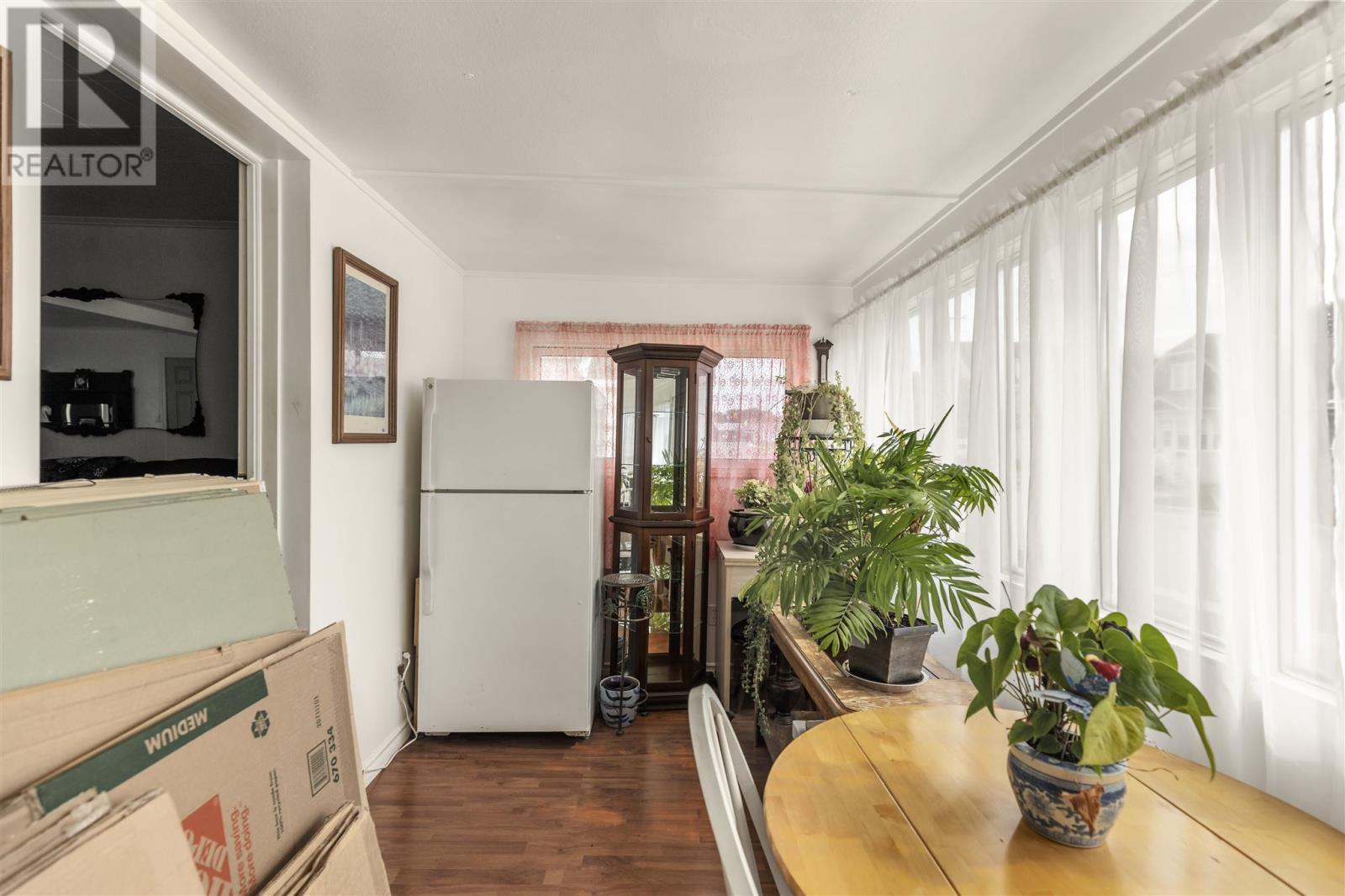 249 John ST - 4