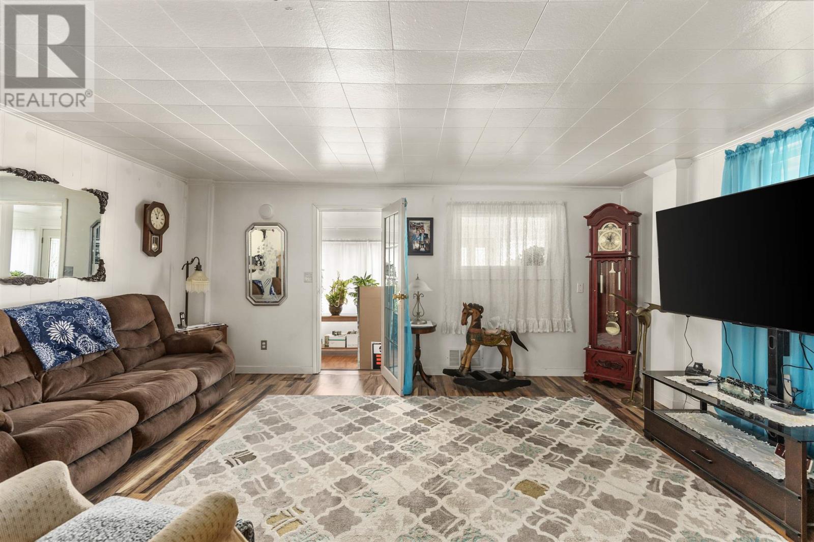 249 John ST - 5