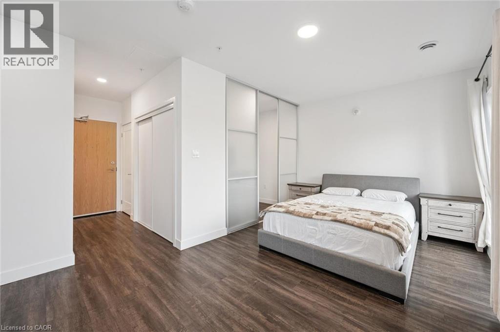 #203 408 DUNDAS Street S - 21