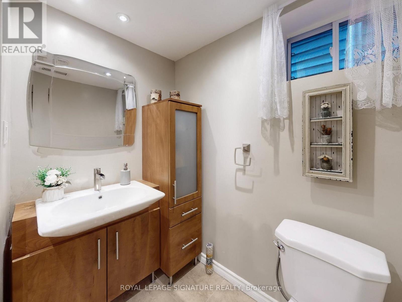 79 MEIGHEN AVENUE - 35