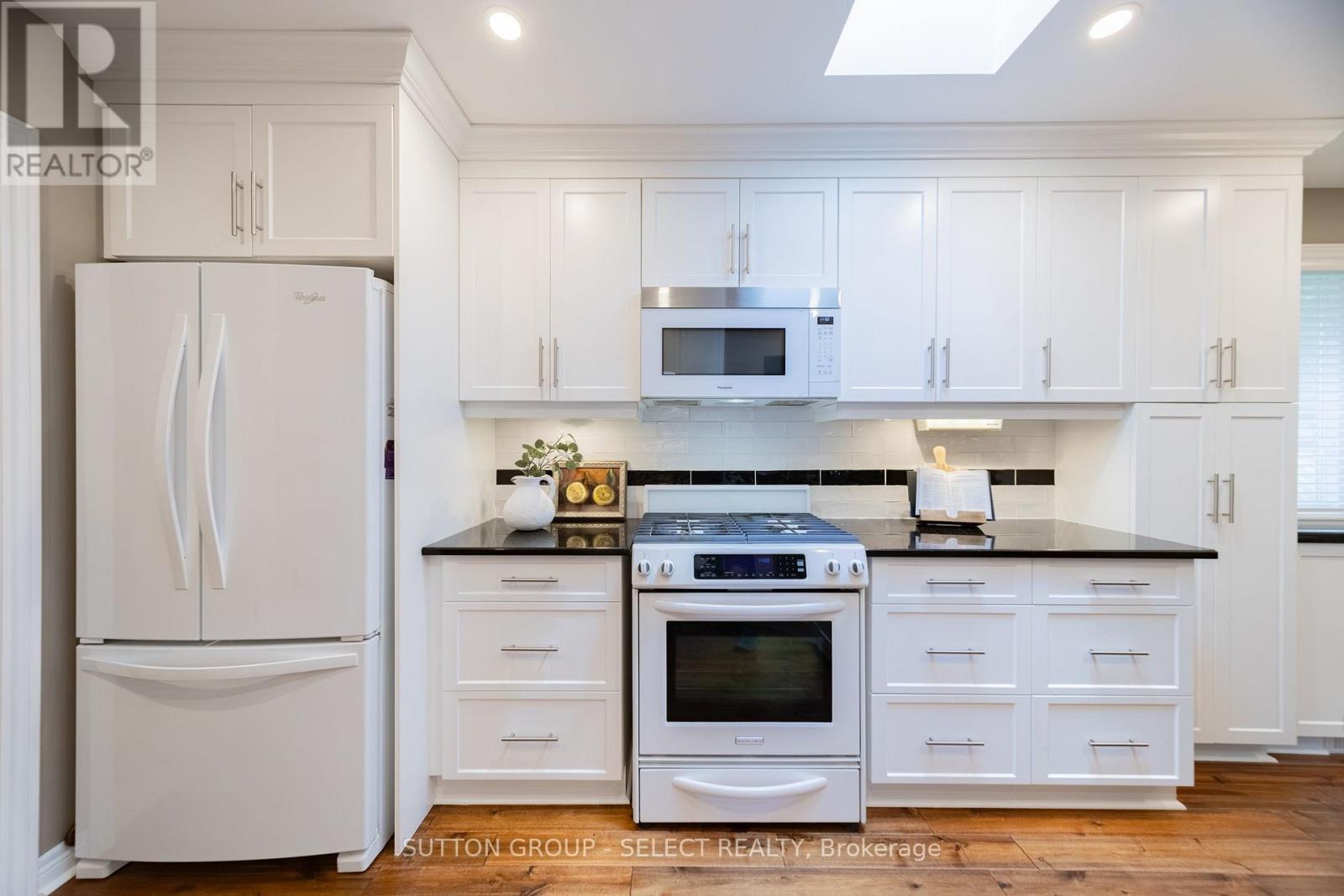 581 INVERNESS AVENUE - Image 18