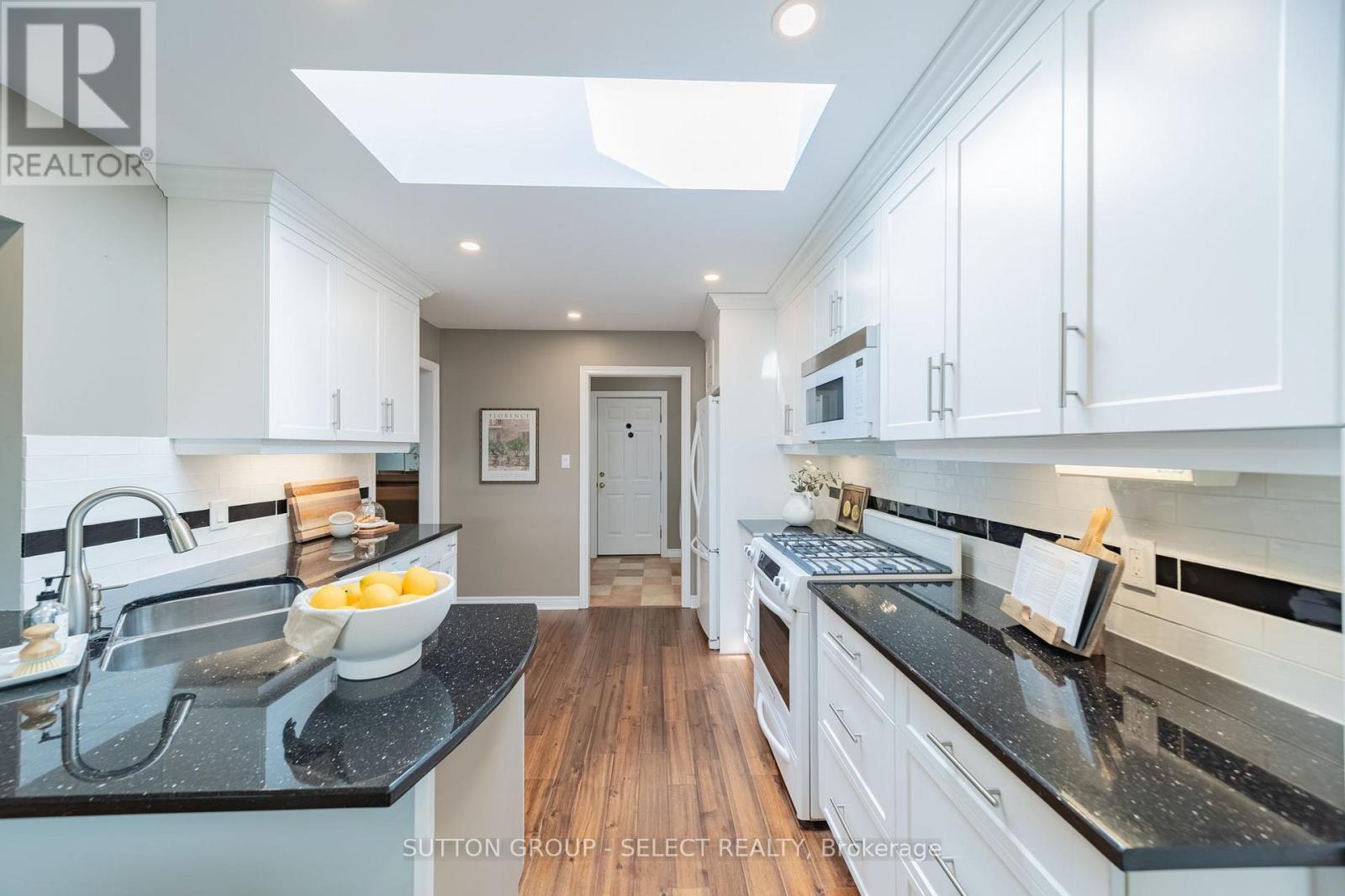 581 INVERNESS AVENUE - Image 21
