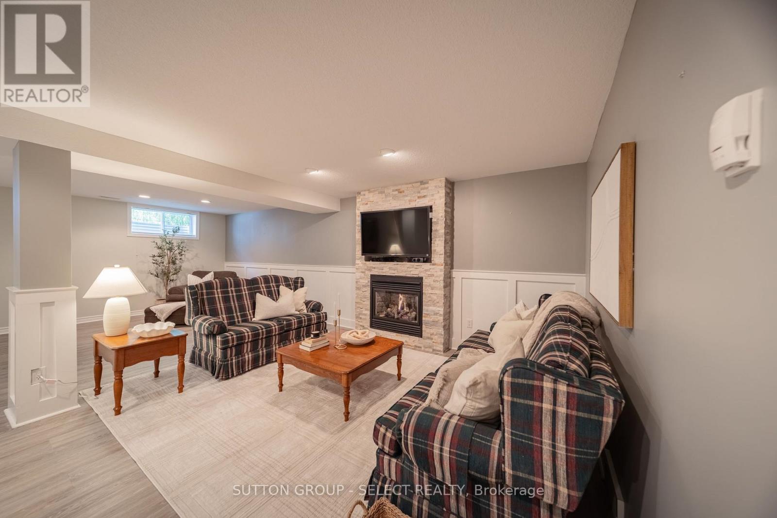 581 INVERNESS AVENUE - Image 35