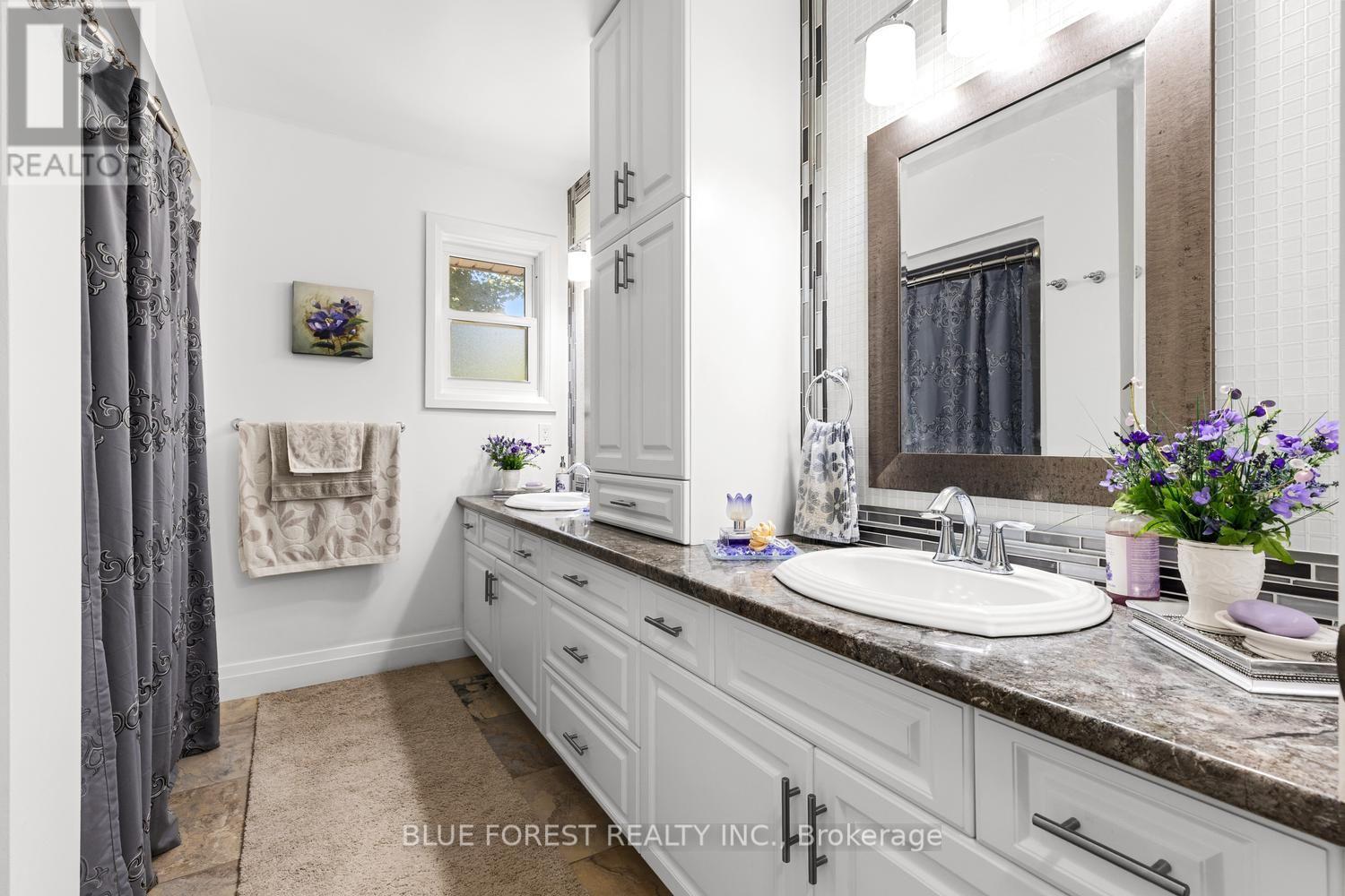 535 GORDON AVENUE - 16