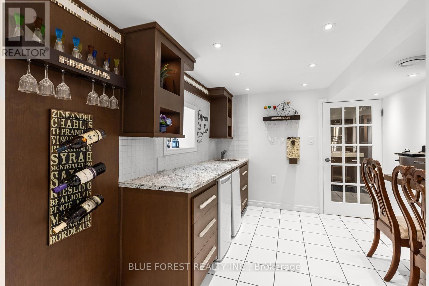 535 GORDON AVENUE - 22