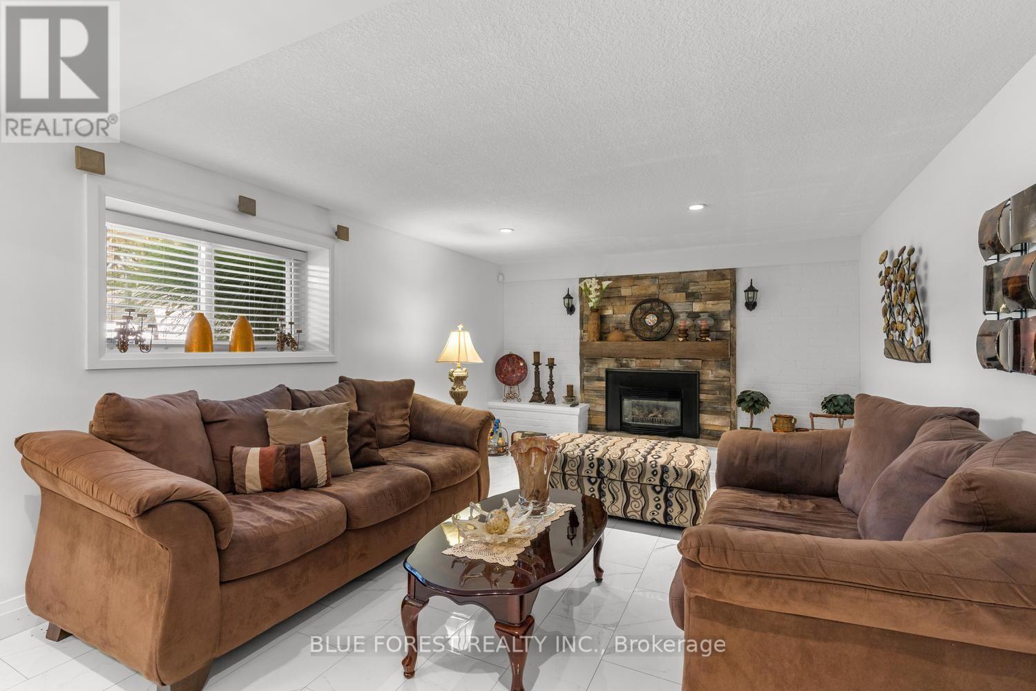 535 GORDON AVENUE - 32