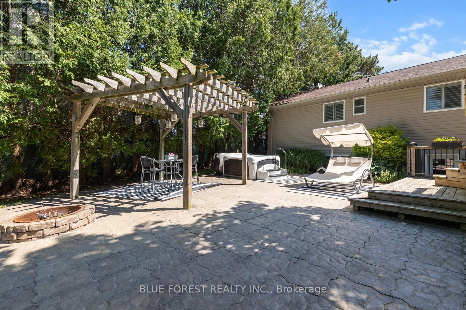 535 GORDON AVENUE - 35