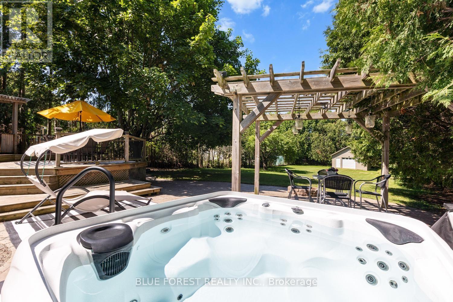 535 GORDON AVENUE - 36