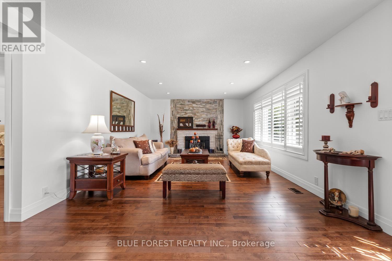 535 GORDON AVENUE - 4