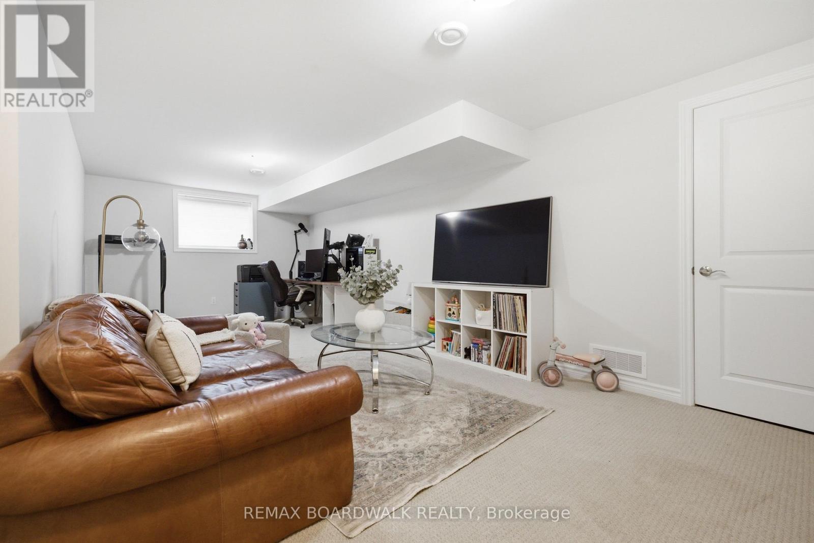 102 PATCHELL PLACE - Image 31