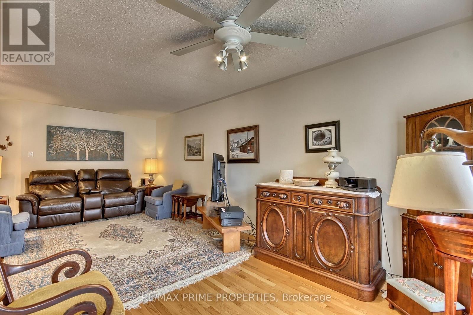 39 LAURENDALE AVENUE - 11
