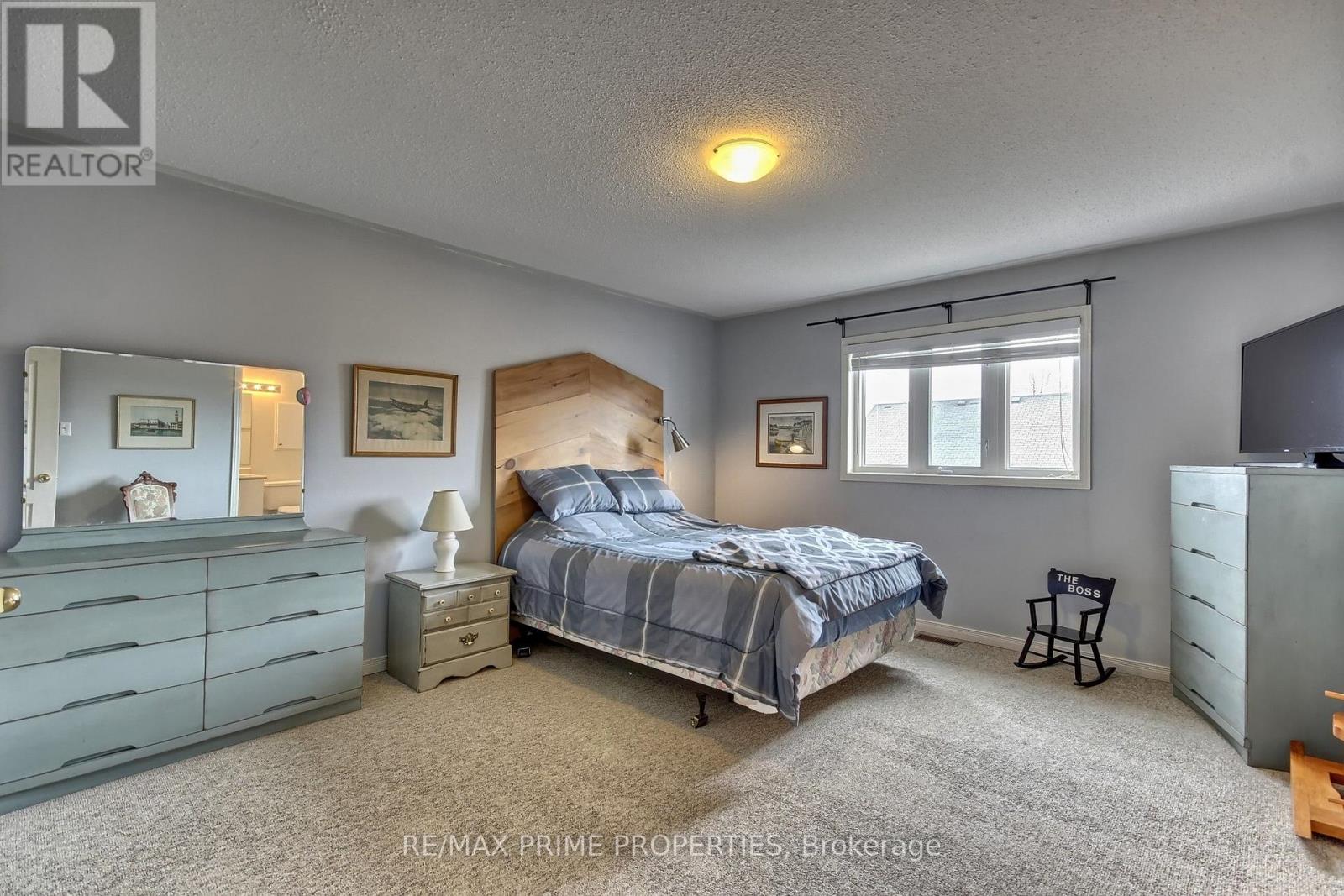 39 LAURENDALE AVENUE - 13