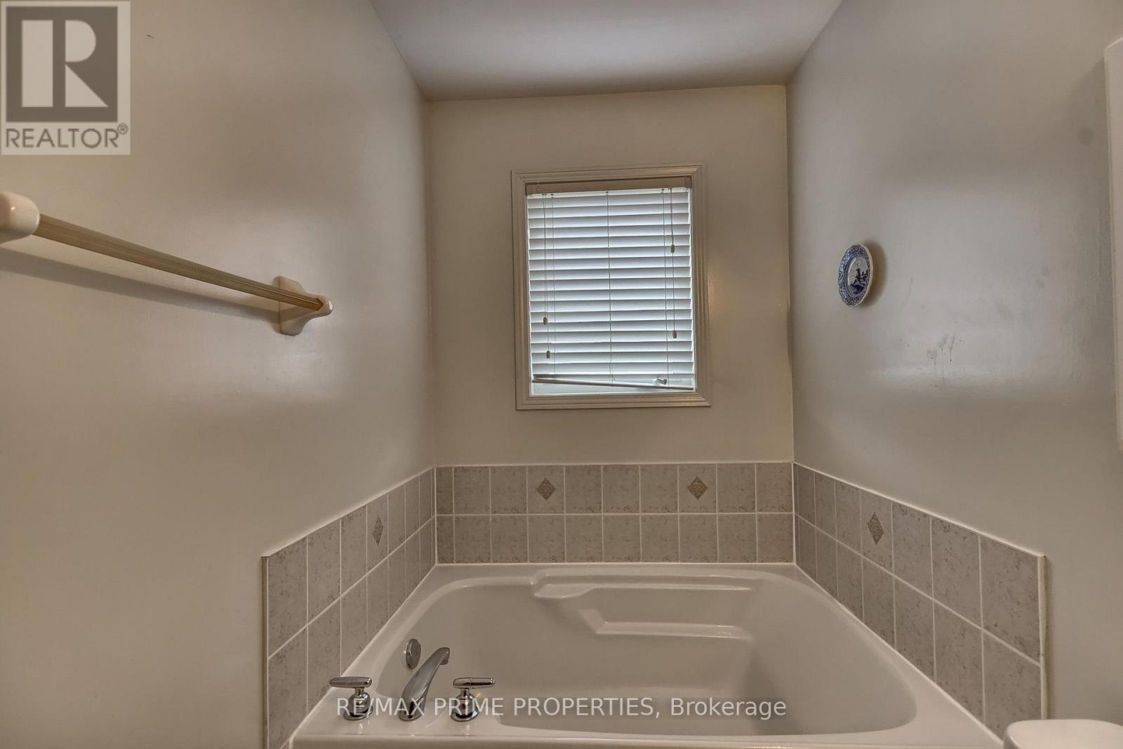 39 LAURENDALE AVENUE - 15