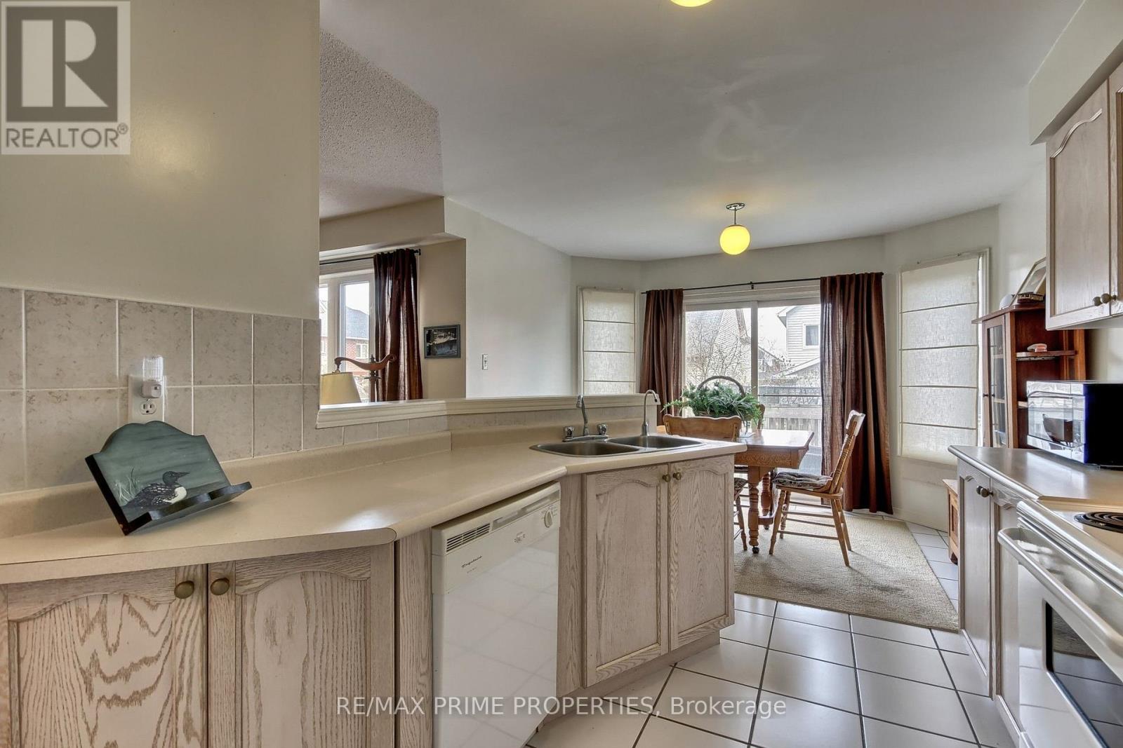 39 LAURENDALE AVENUE - 6