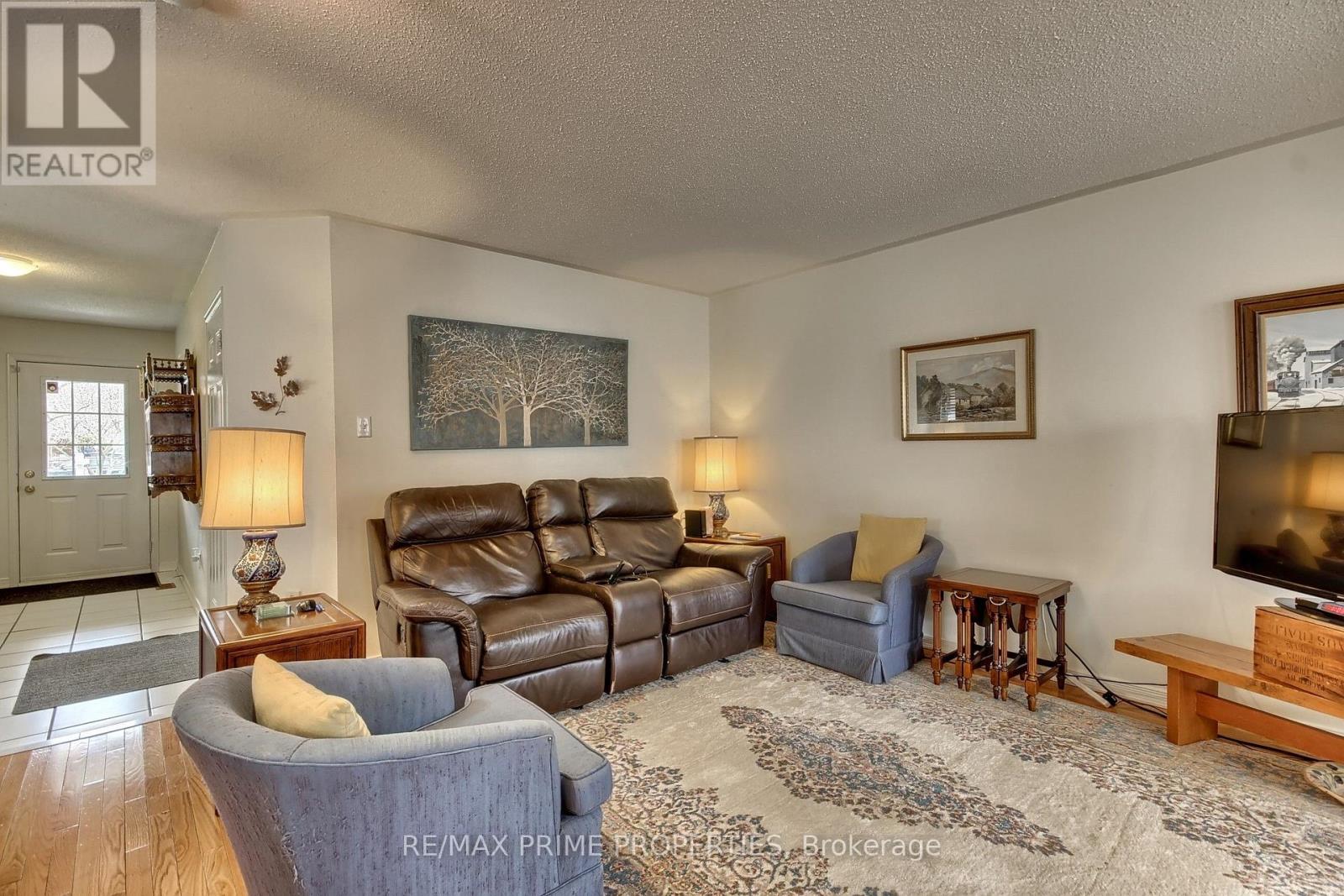 39 LAURENDALE AVENUE - 8