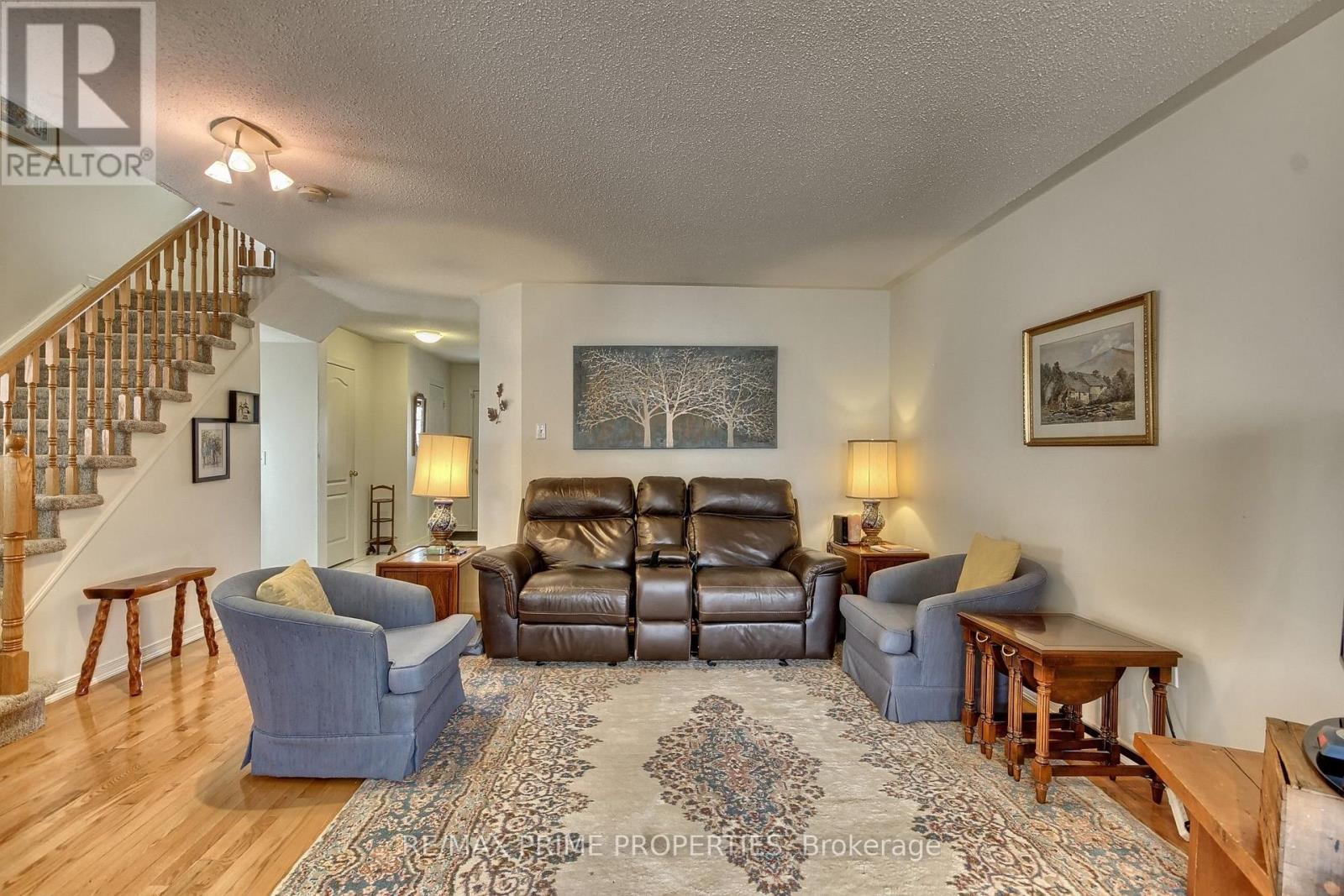 39 LAURENDALE AVENUE - 9