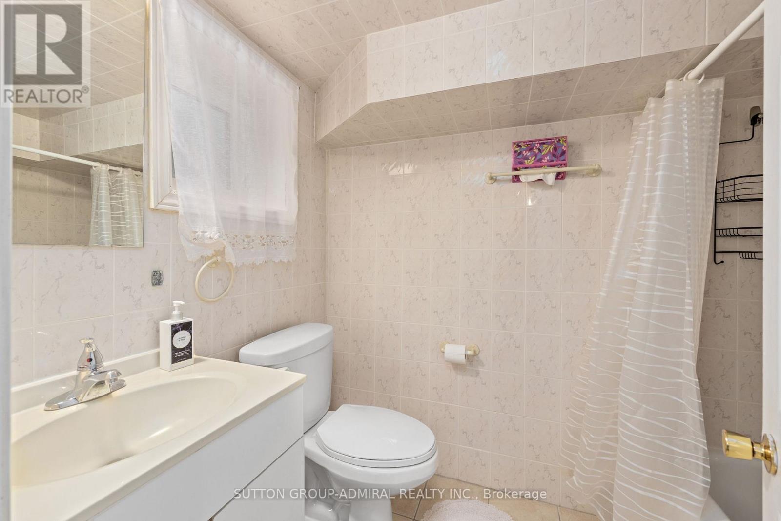 110 WOOD LANE - 36