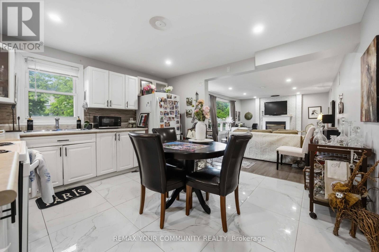 148 BAYVIEW AVENUE - 13