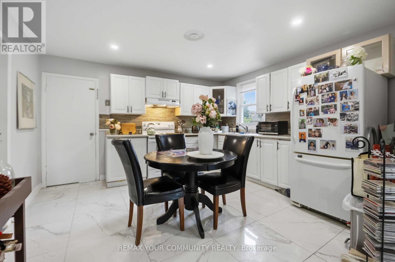 148 BAYVIEW AVENUE - 17