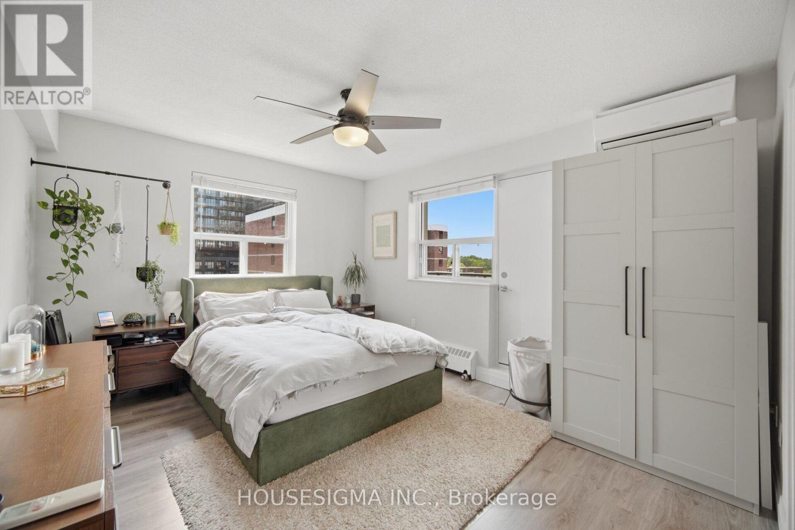 #801 15 ELIZABETH STREET N - 27