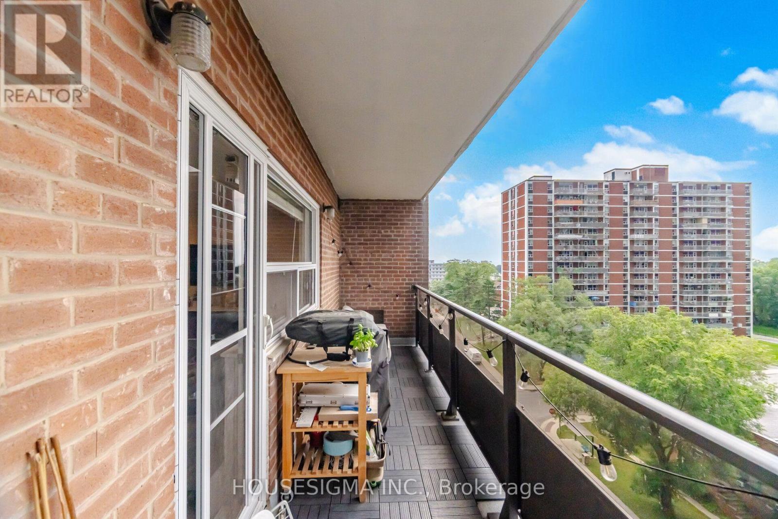 #801 15 ELIZABETH STREET N - 31