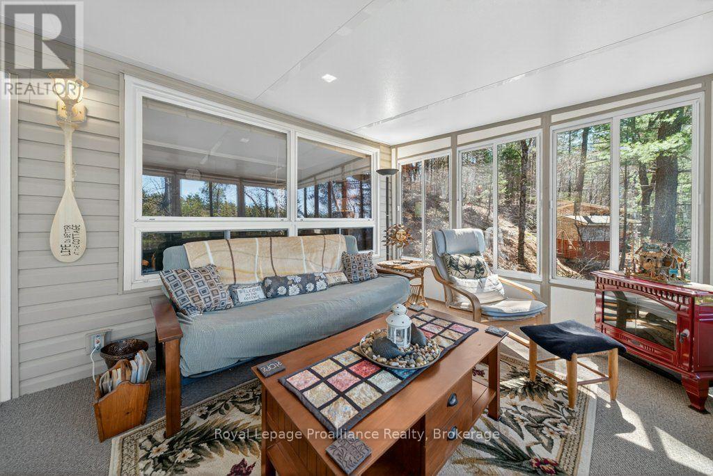1038A BROWN'S LANE - 13