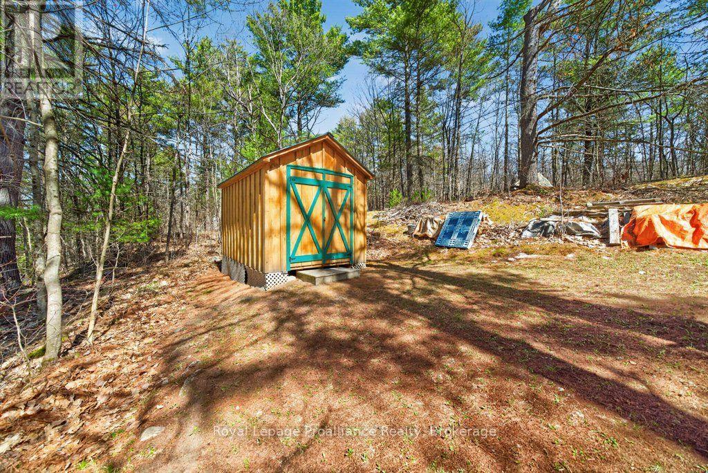 1038A BROWN'S LANE - 36