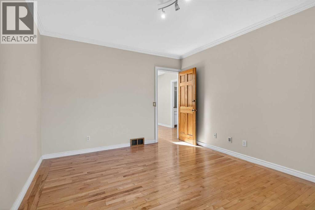 2011 6 Avenue NW - 28
