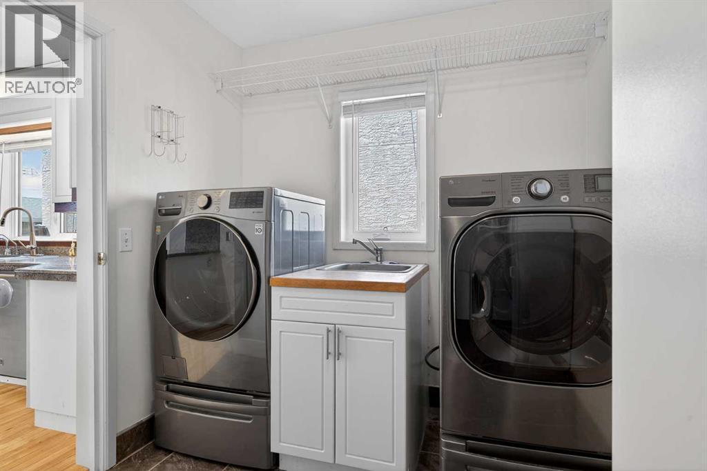 2011 6 Avenue NW - 18