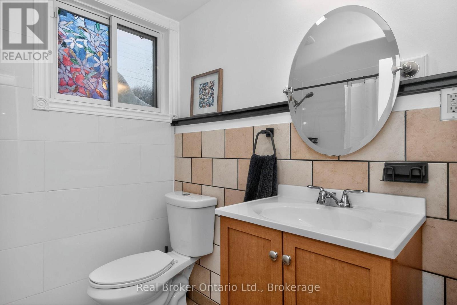 44 BYRNES CRESCENT - 20