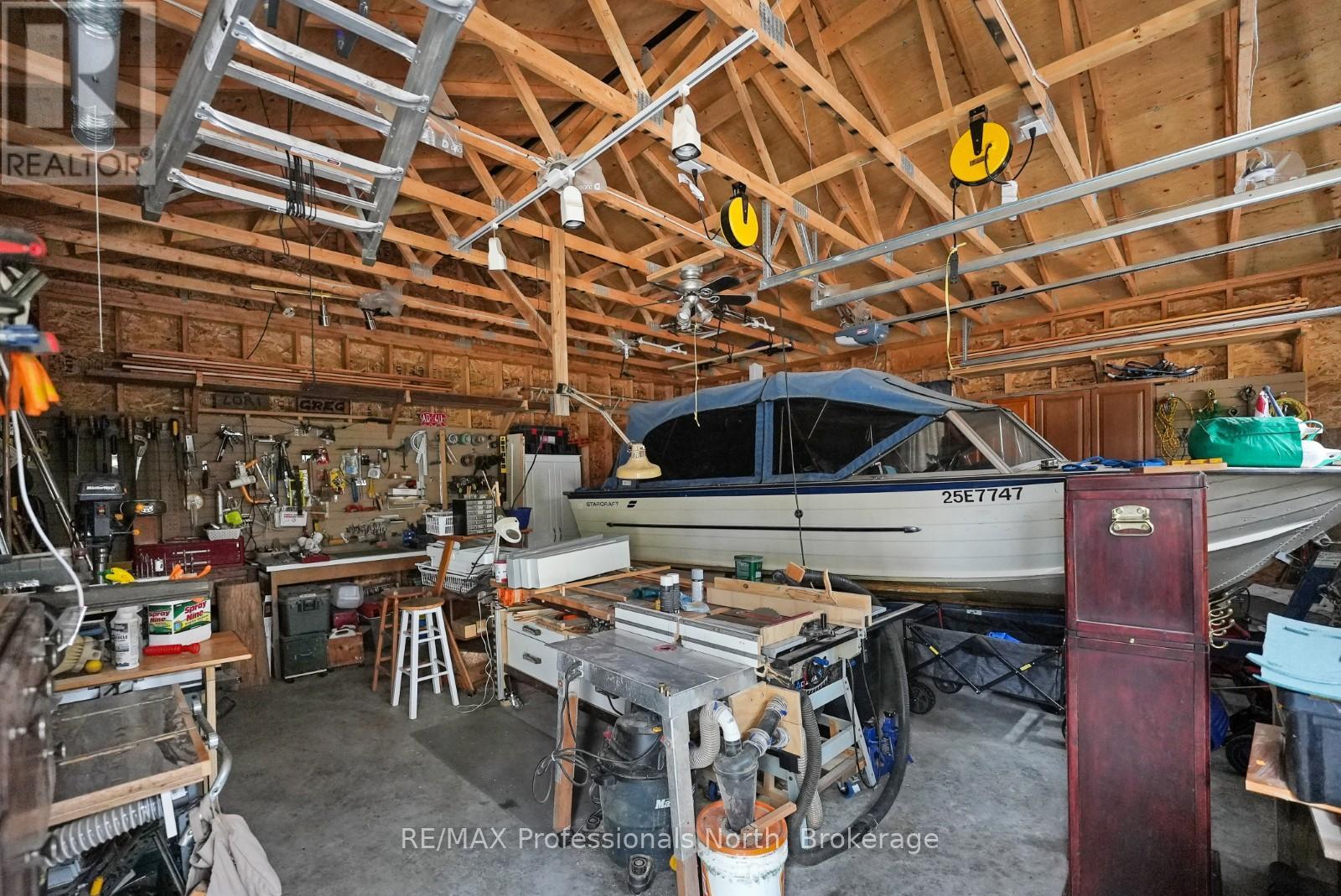 1157 BETWEEN LAKES TRAIL - 48