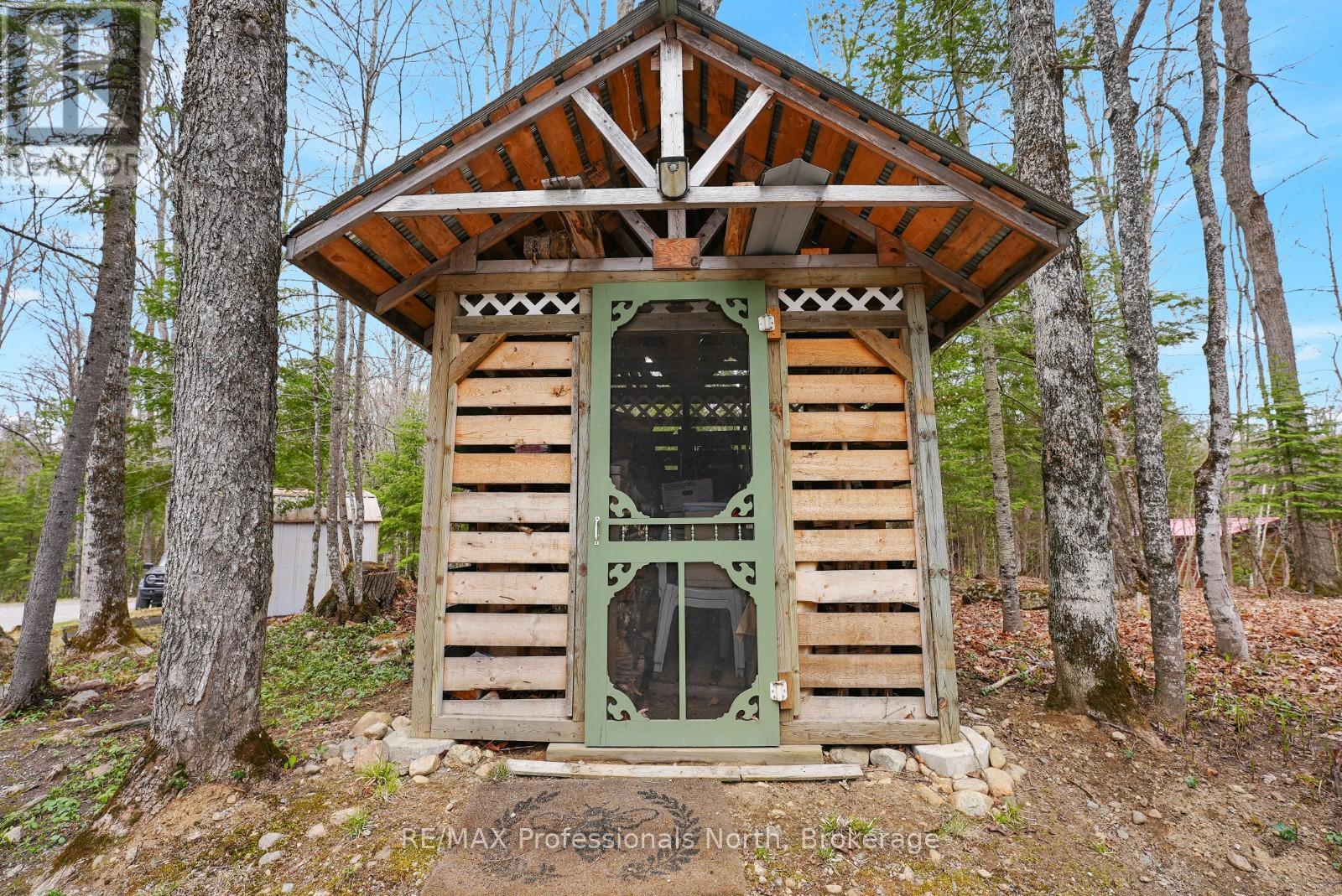 1157 BETWEEN LAKES TRAIL - 45