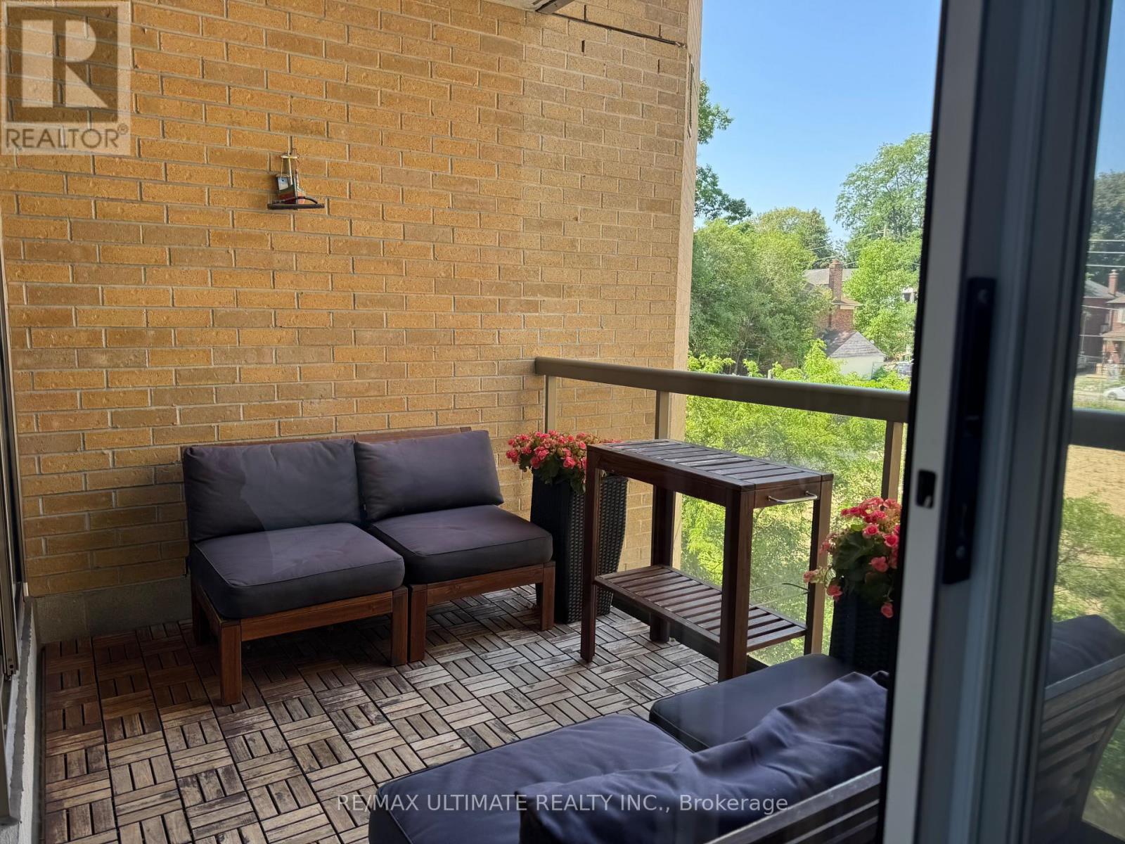 #405 1750 BAYVIEW AVENUE - 34