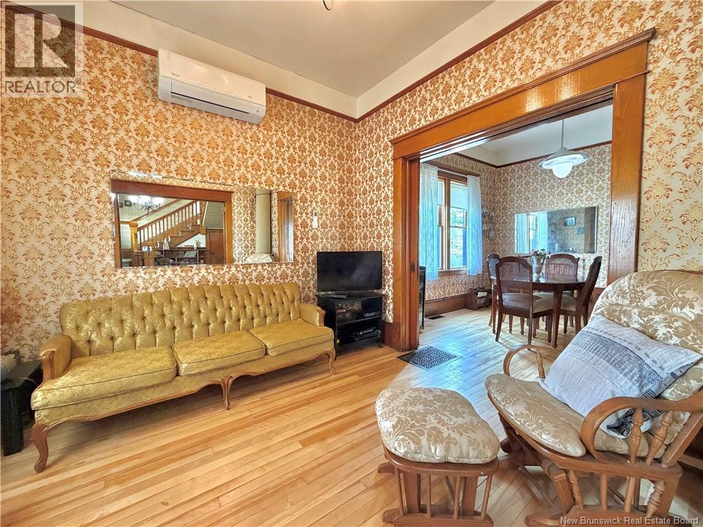 539 QUEEN ST - Image 11