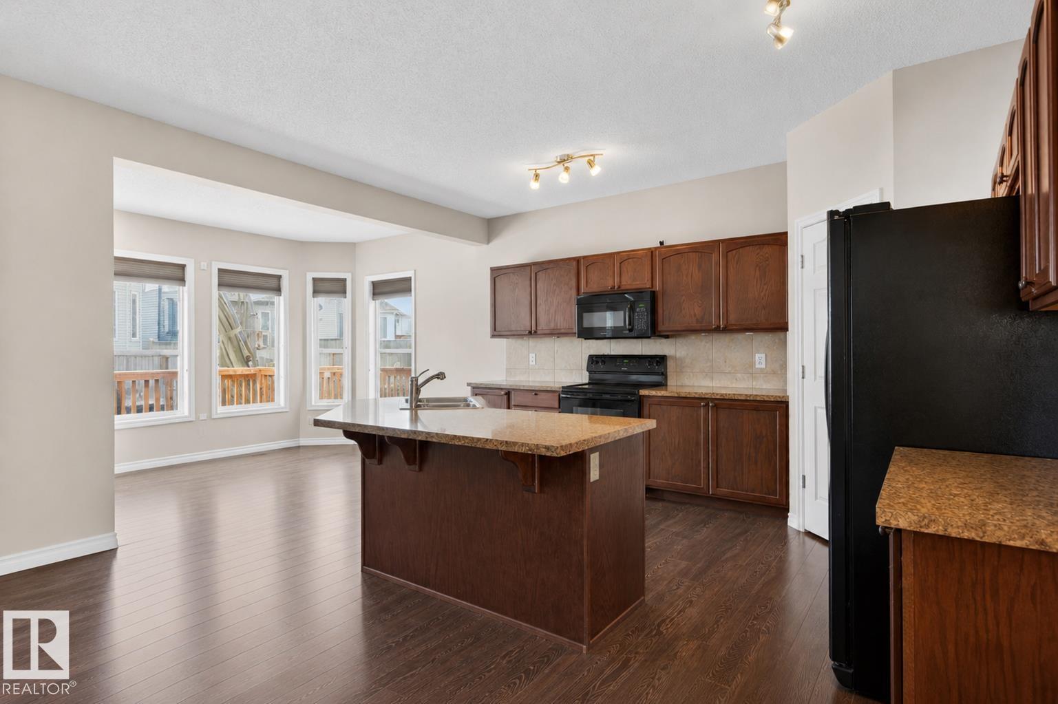 3233 21A AV NW - 14