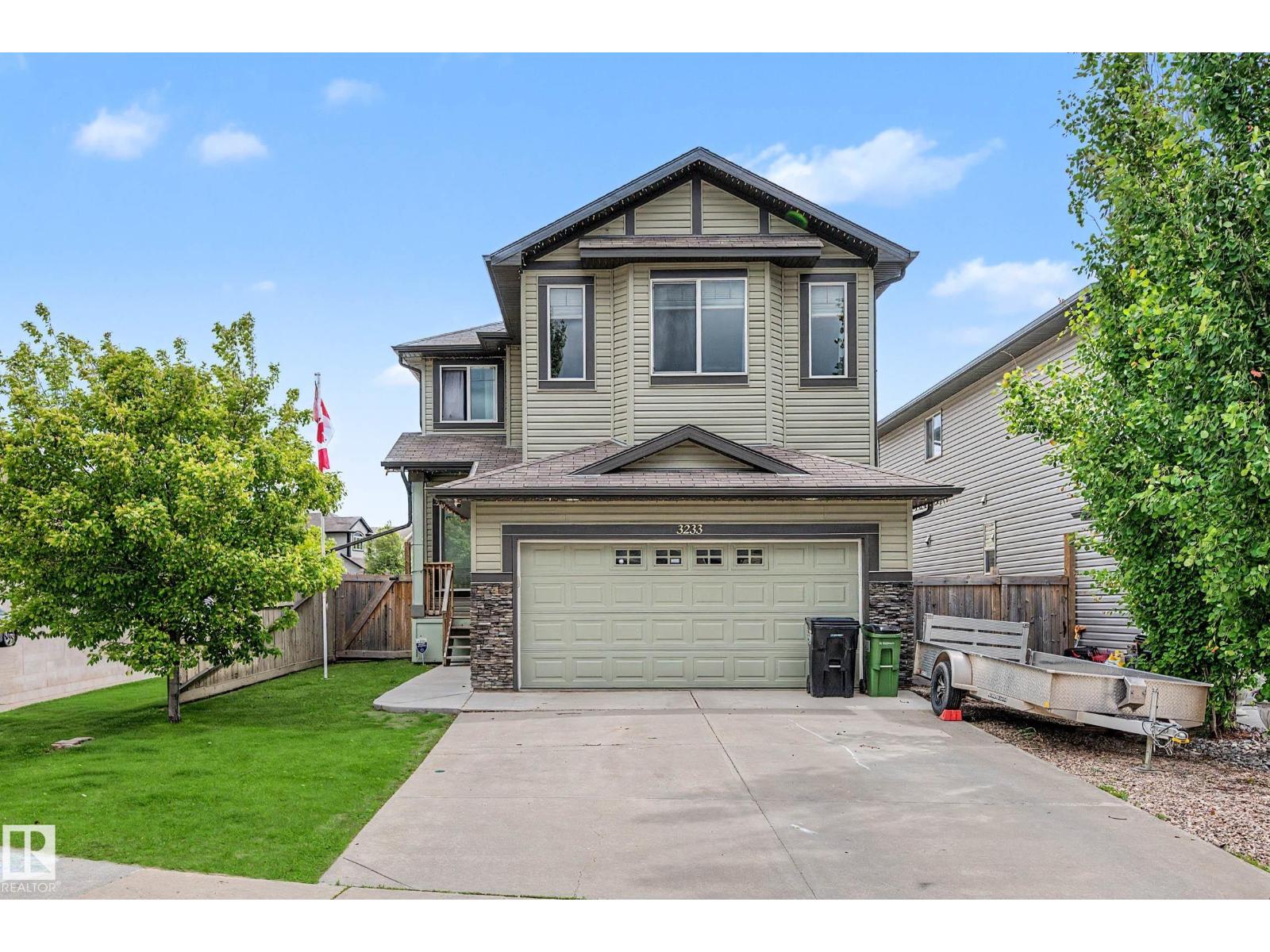 3233 21A AV NW - 2