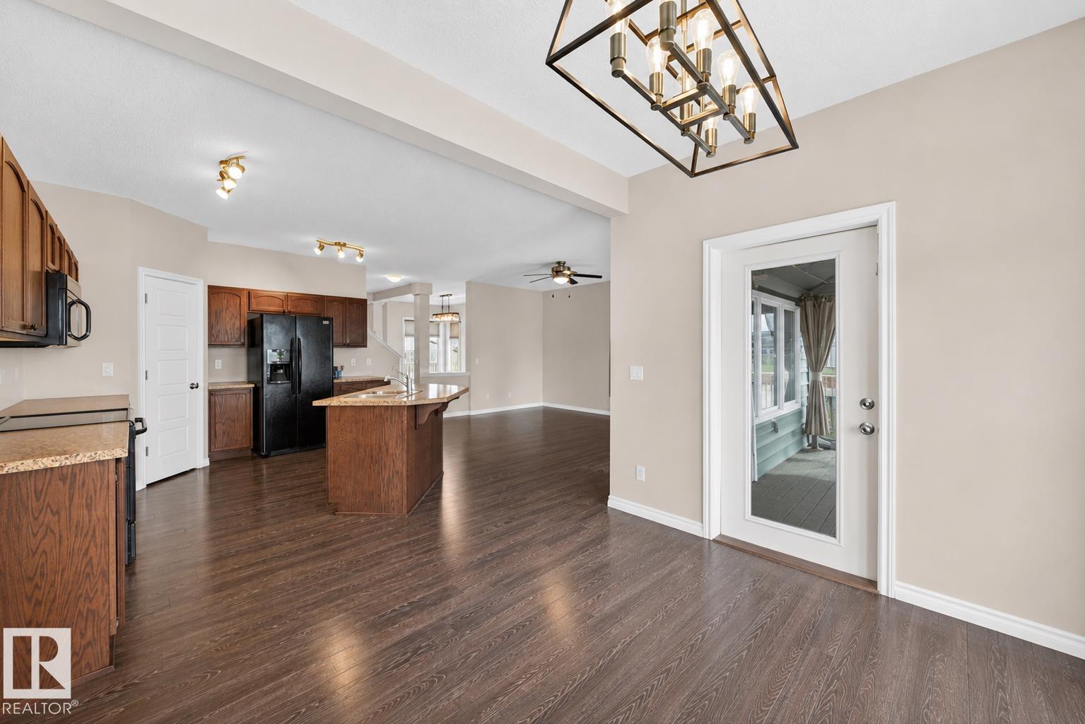 3233 21A AV NW - 17