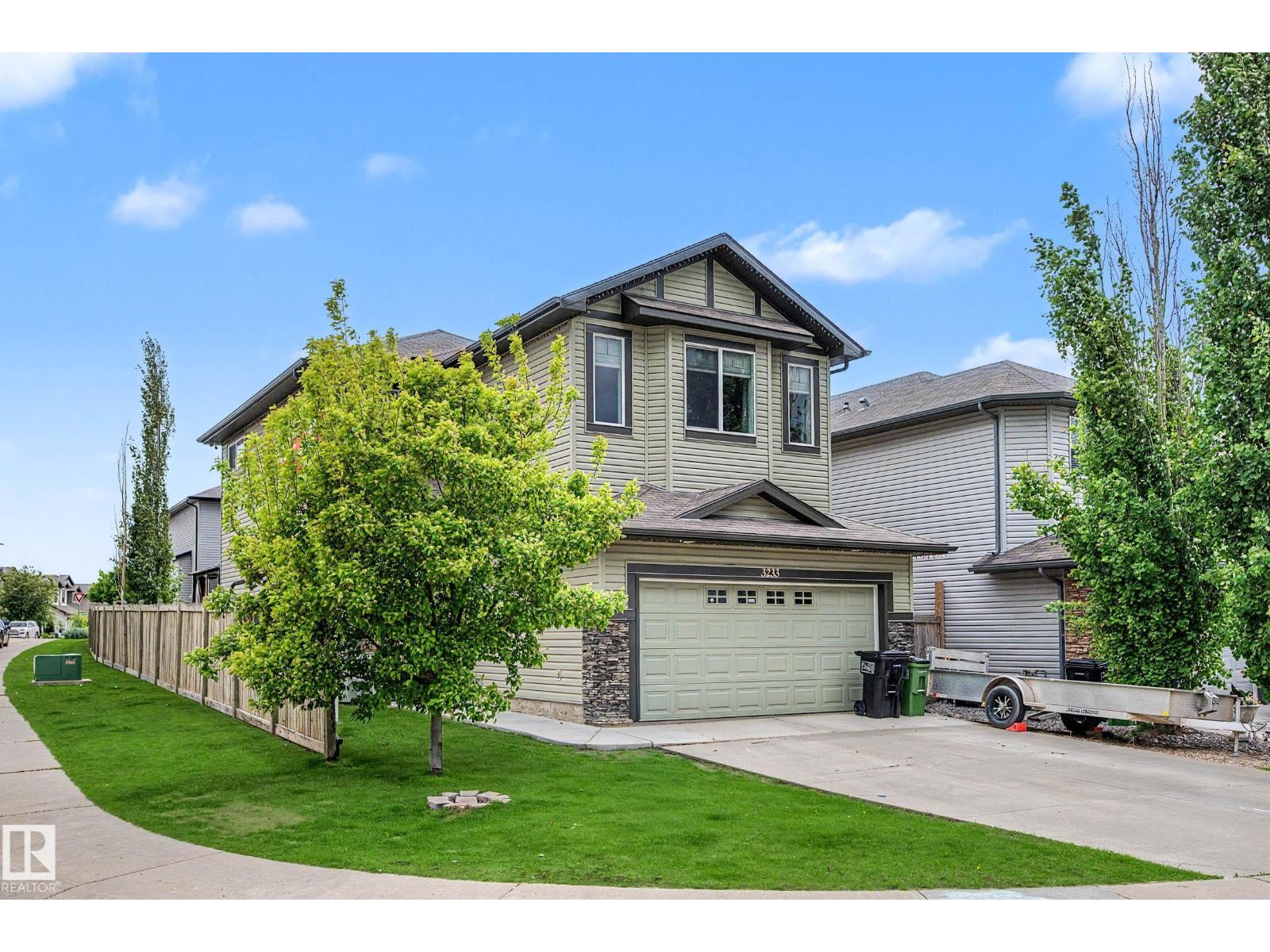 3233 21A AV NW - 3