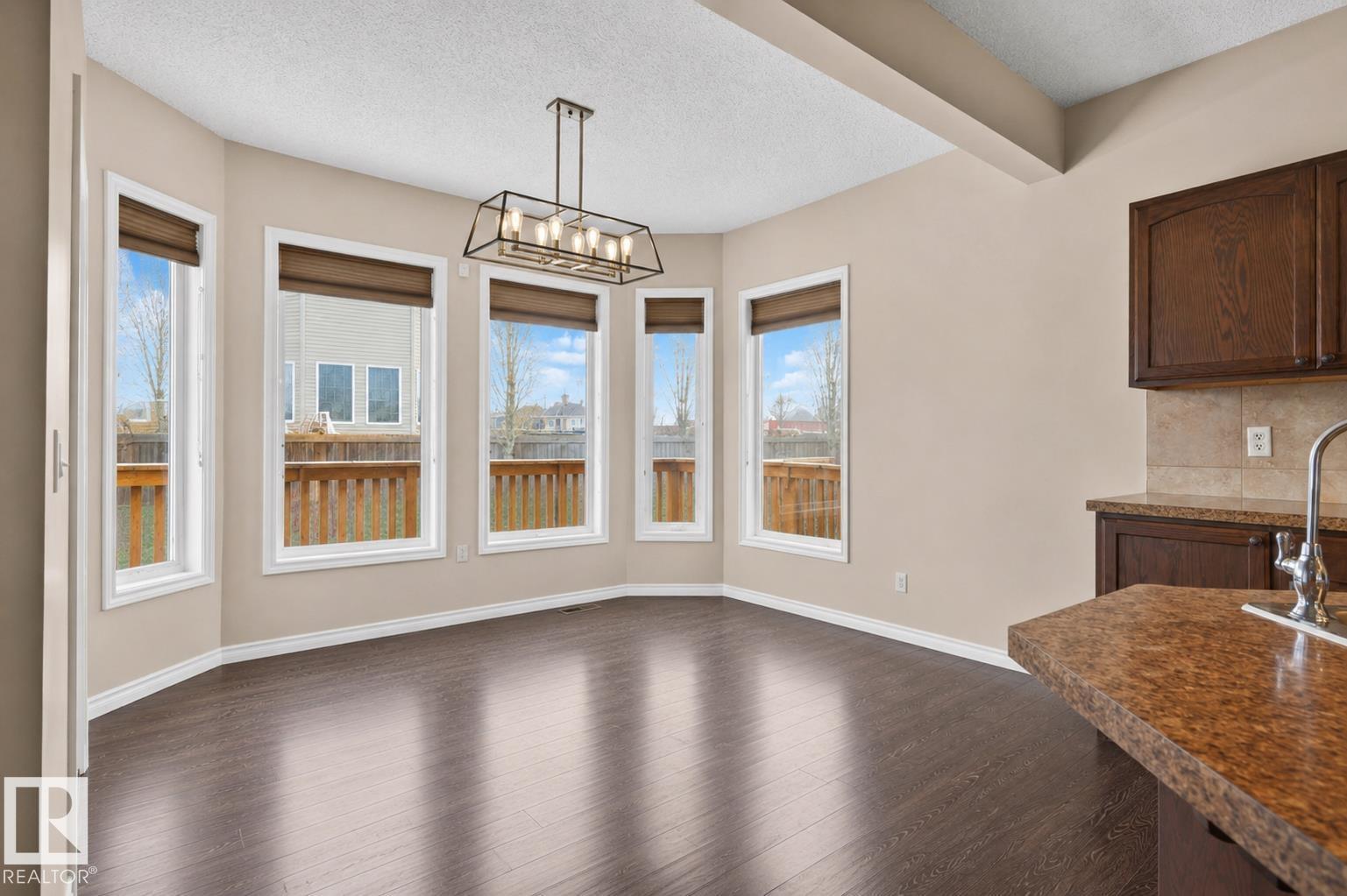 3233 21A AV NW - 16
